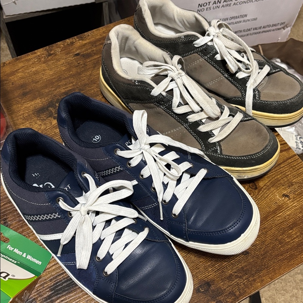 Men’s used gently worn sneakers, blue lace ups sz 10. Only blue pr 4 sell,